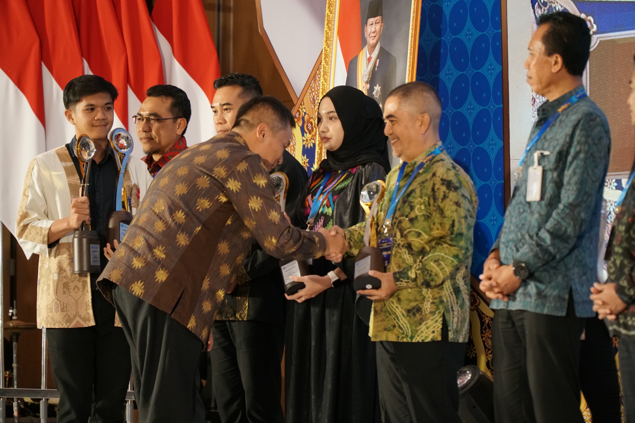 Bank NTB Syariah Terbaik Sinergi Program Akselerasi QRIS pada Anugerah BI NTB 2025