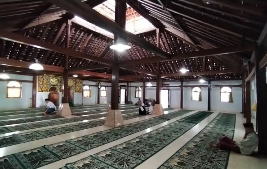 Masjid Raudhatul Muttaqin  Kotaraja, Masjid Tua Berusia Ratusan Tahun 